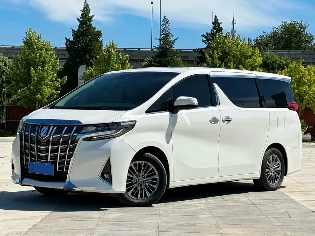 Toyota Alphard — фото 3