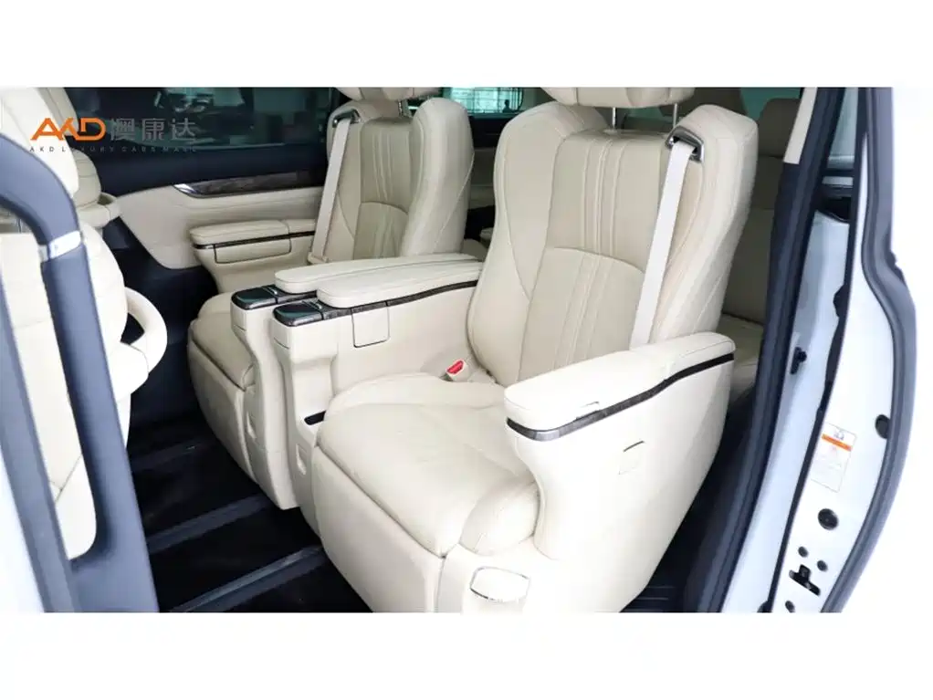 Toyota Alphard — фото 7