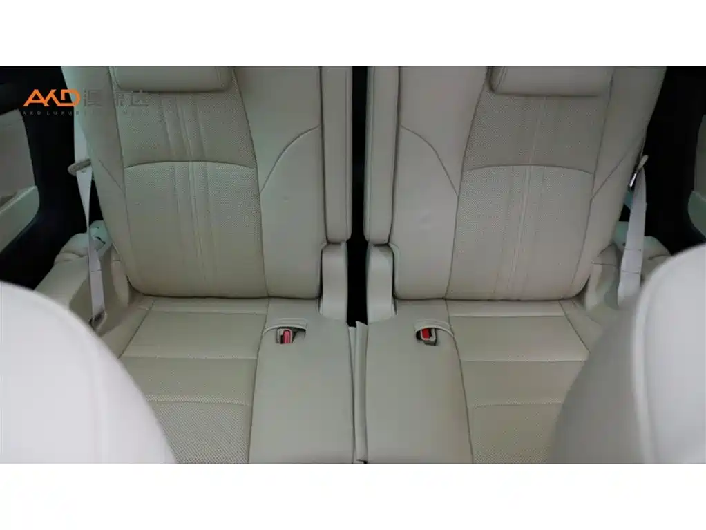 Toyota Alphard — фото 9