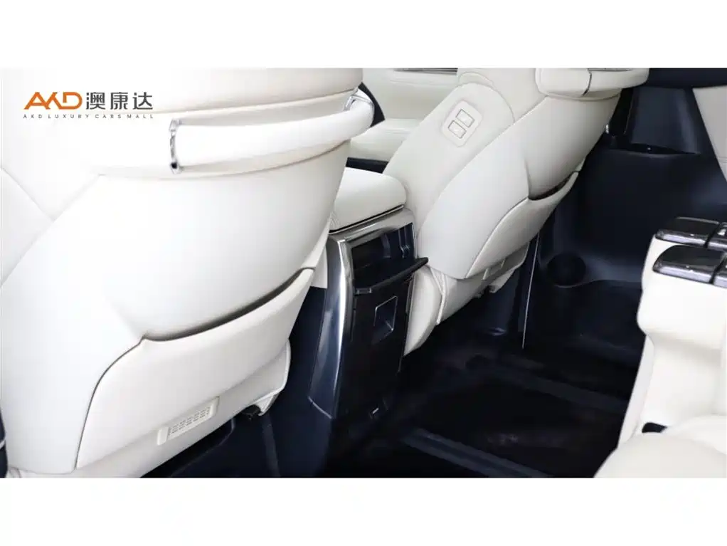 Toyota Alphard — фото 10