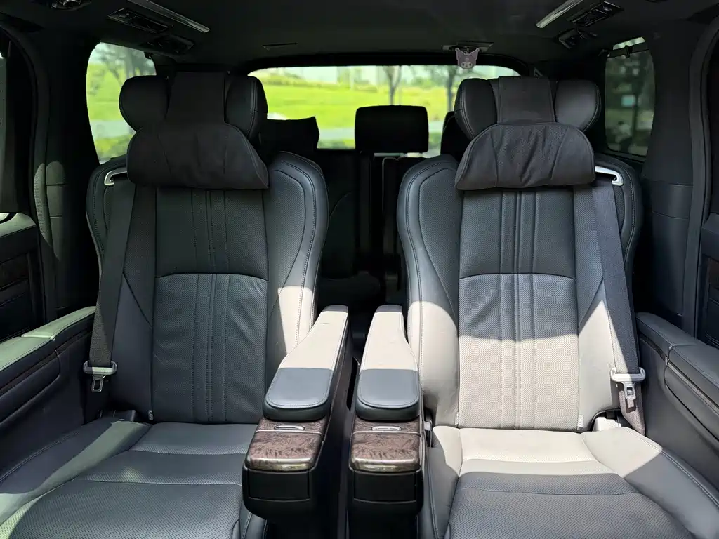 Toyota Alphard — фото 23