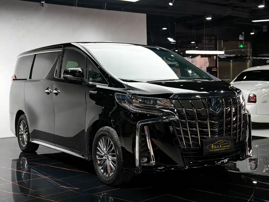 Toyota Alphard — фото 3