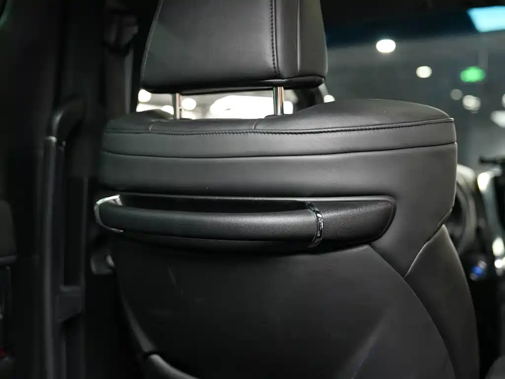 Toyota Alphard — фото 36