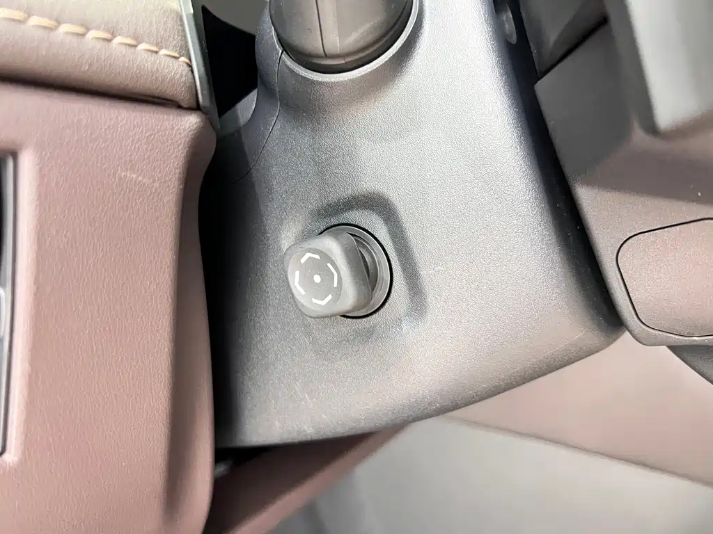 Toyota Alphard — фото 18
