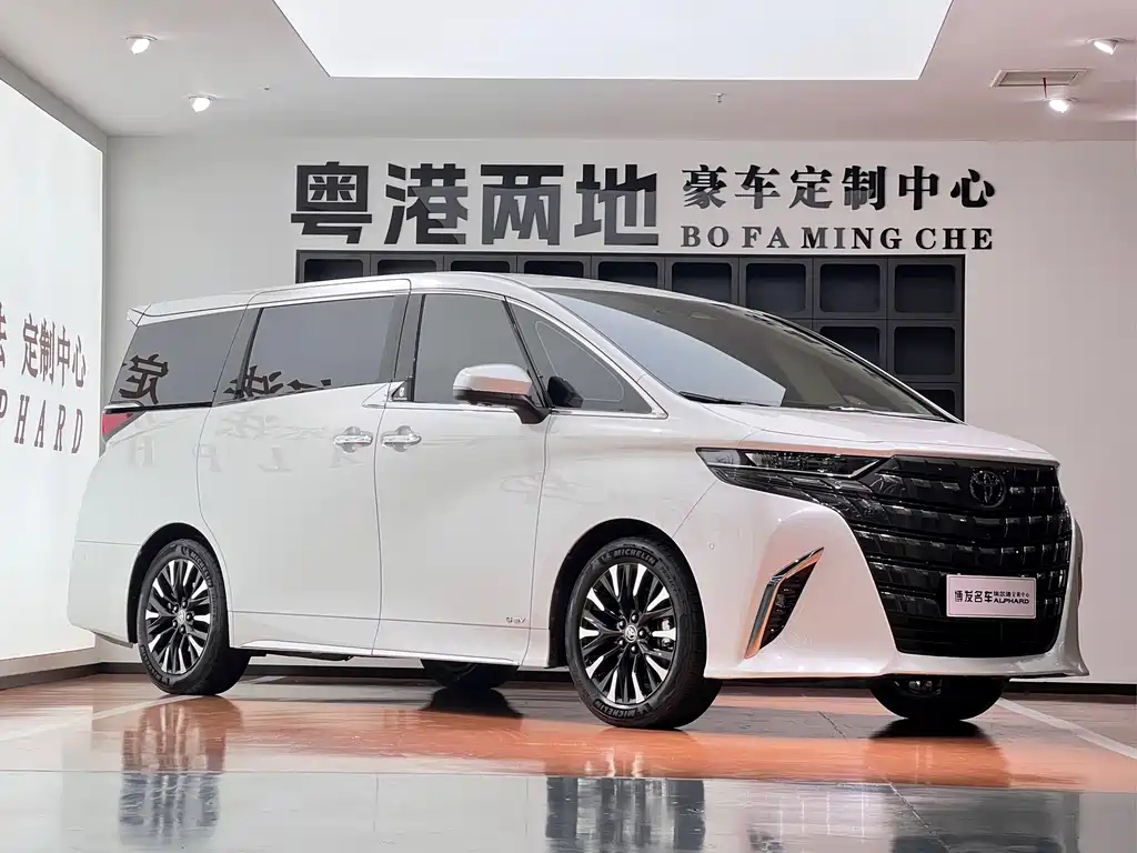 Toyota Alphard — фото 3