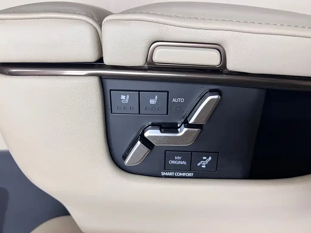 Toyota Alphard — фото 29