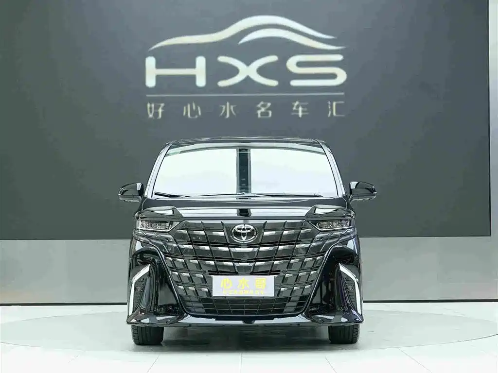 Toyota Alphard — фото 2