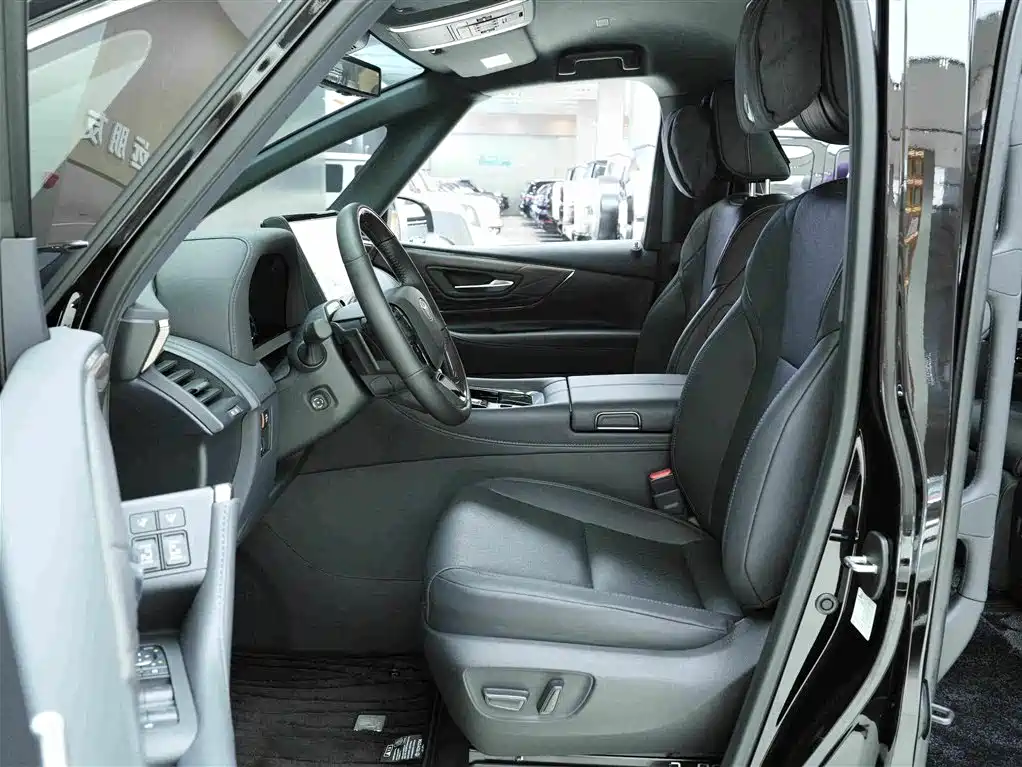 Toyota Alphard — фото 11