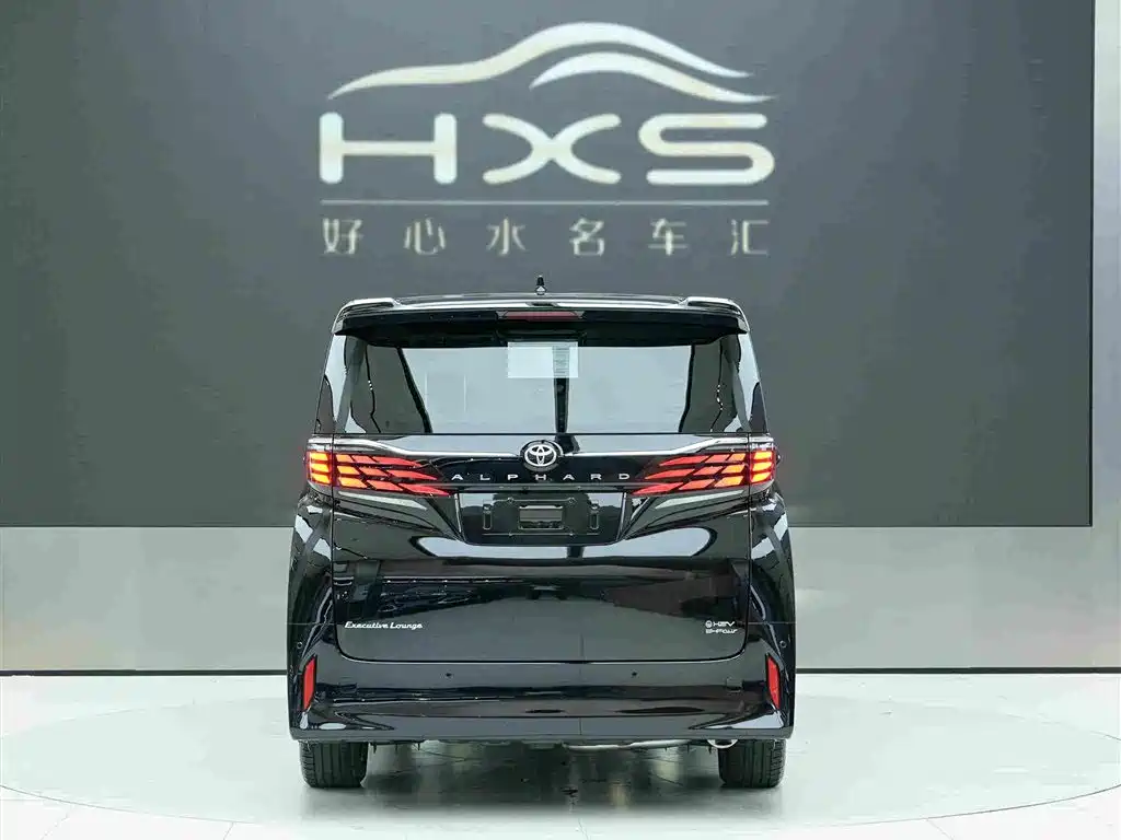 Toyota Alphard — фото 5