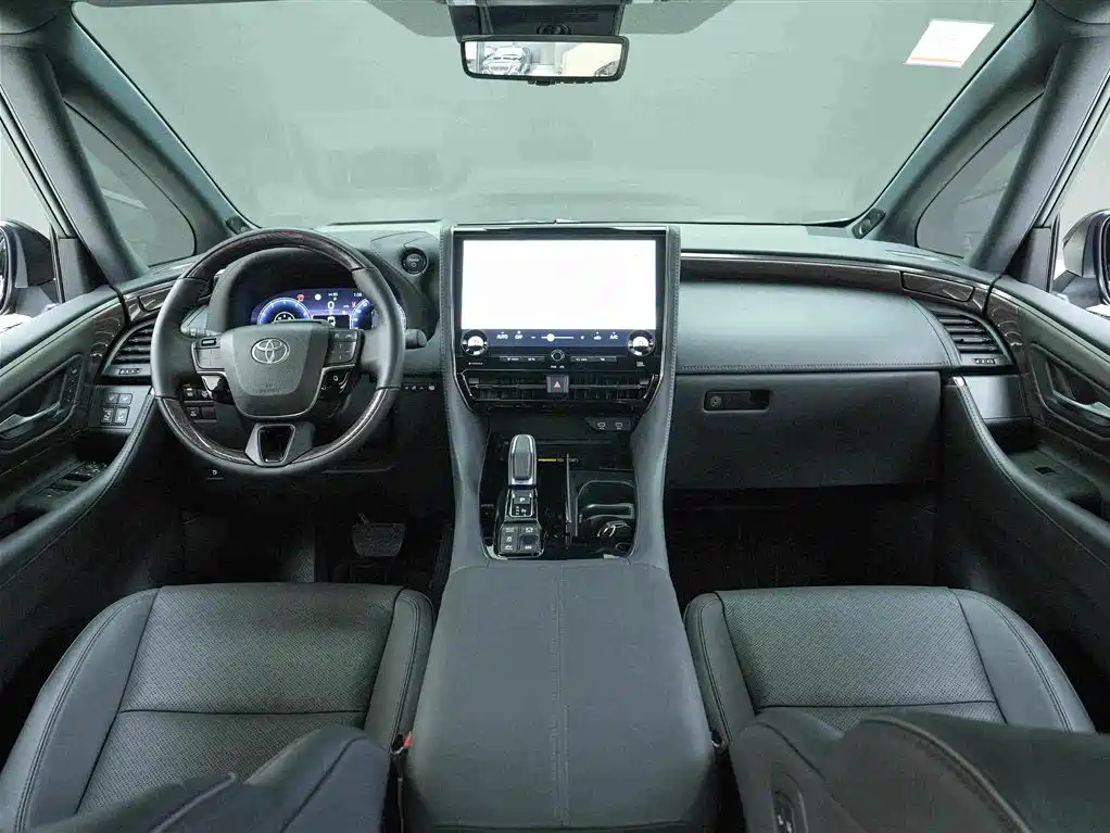 Toyota Alphard — фото 6