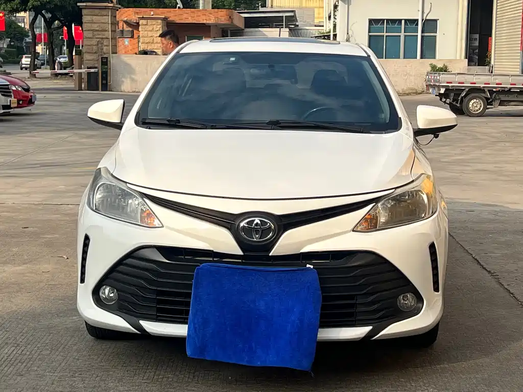 Toyota Vios — фото 2