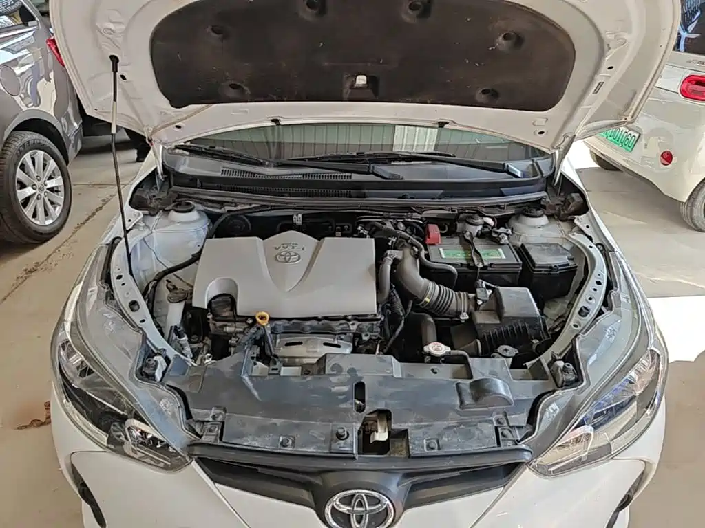 Toyota Yaris L — фото 20