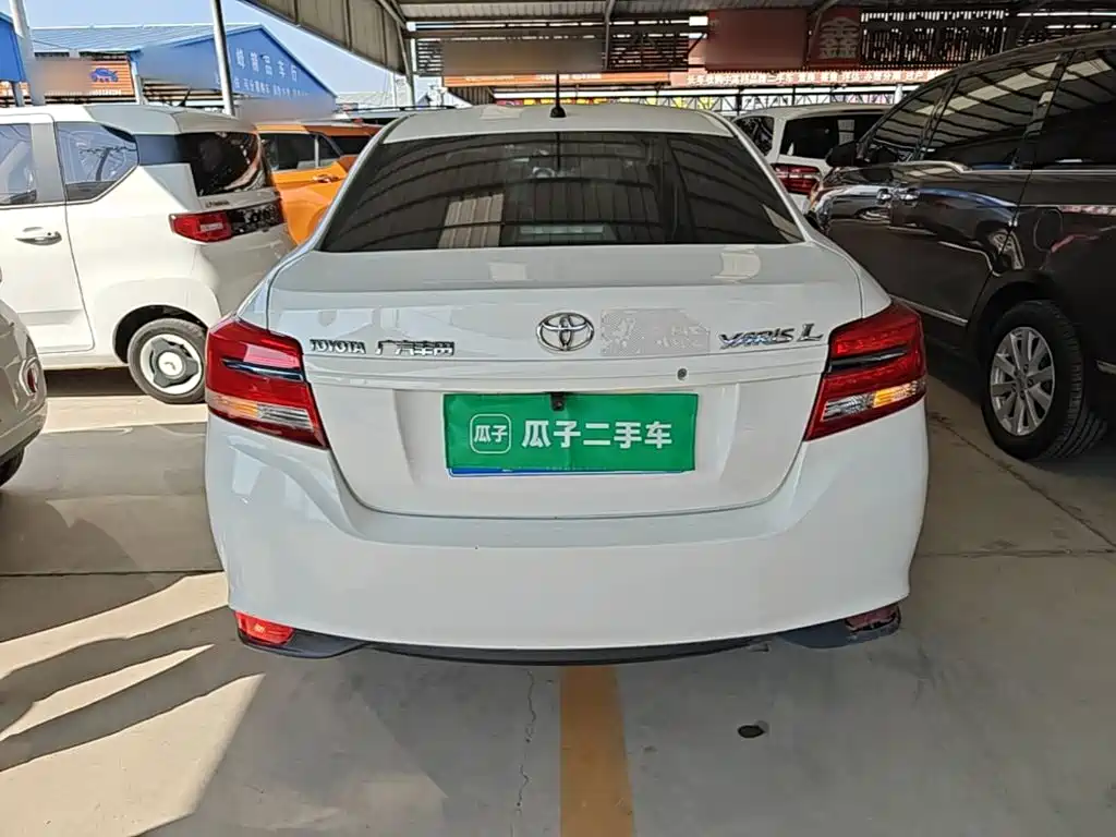 Toyota Yaris L — фото 6
