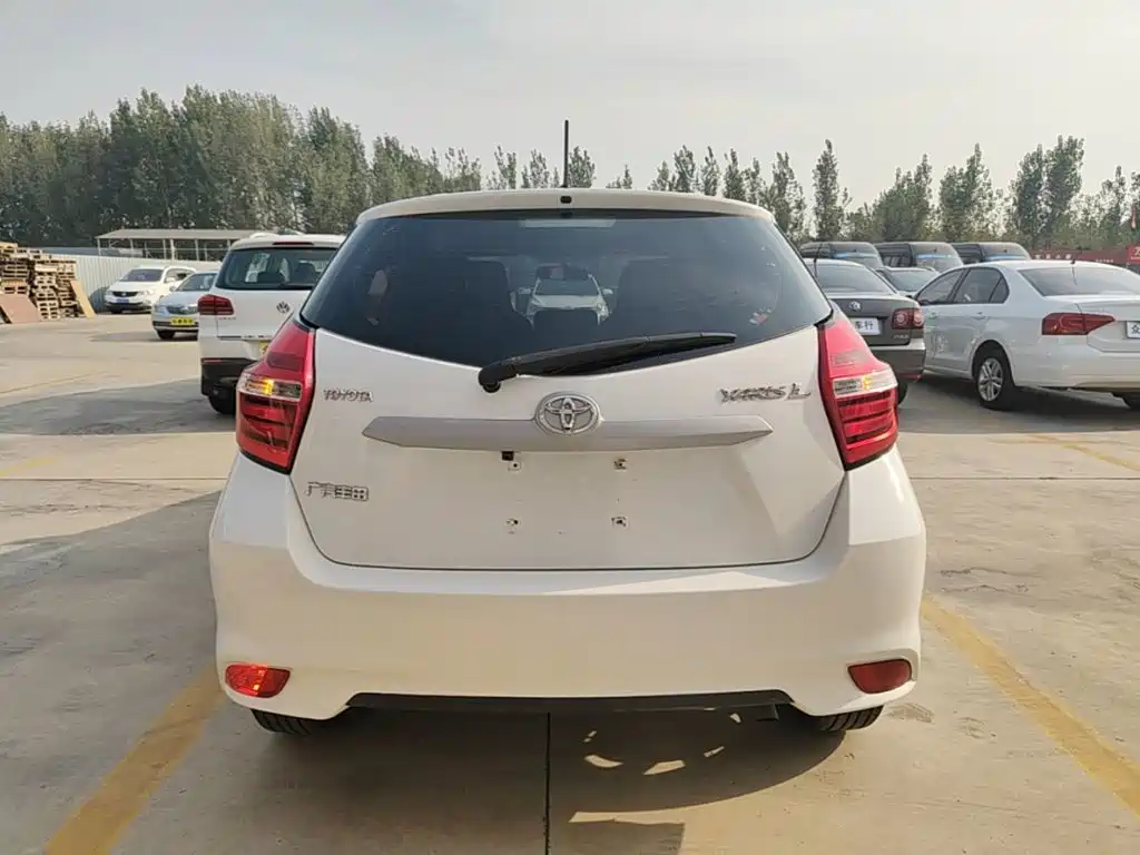 Toyota Yaris L — фото 6