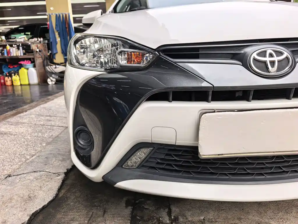 Toyota Yaris L — фото 6