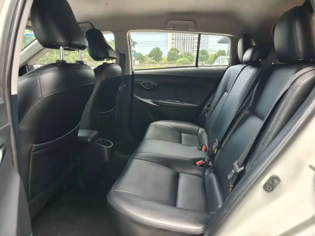 Toyota Yaris L — фото 17