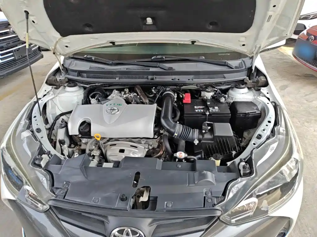 Toyota Yaris L — фото 20