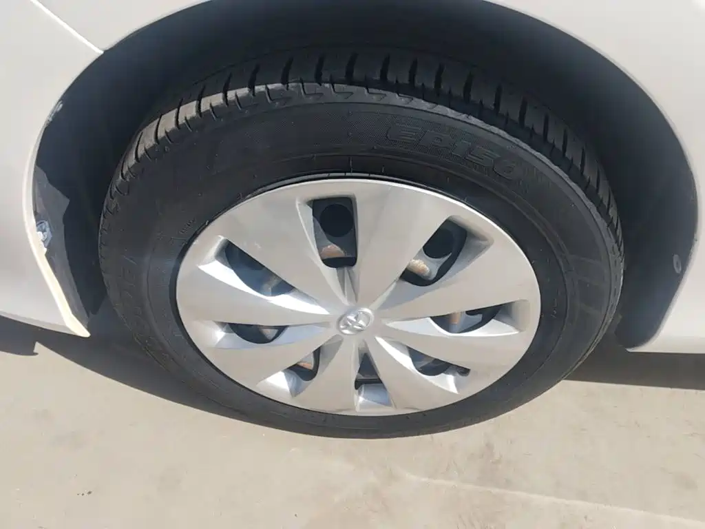 Toyota Yaris L — фото 23