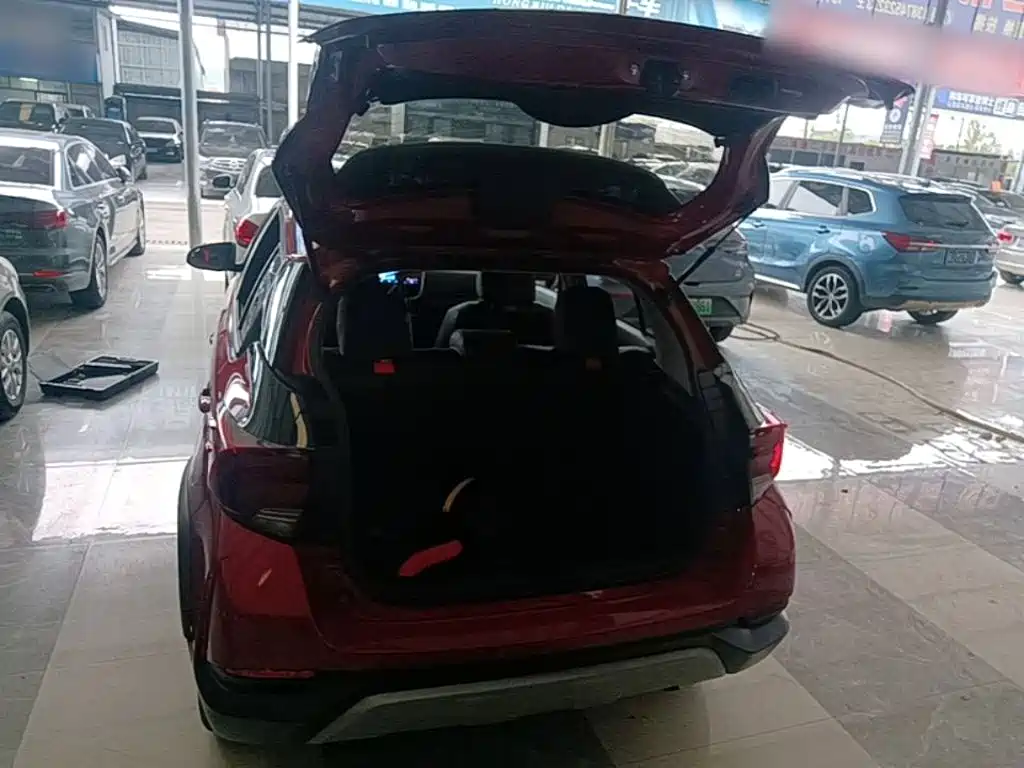 Toyota Yaris L — фото 19