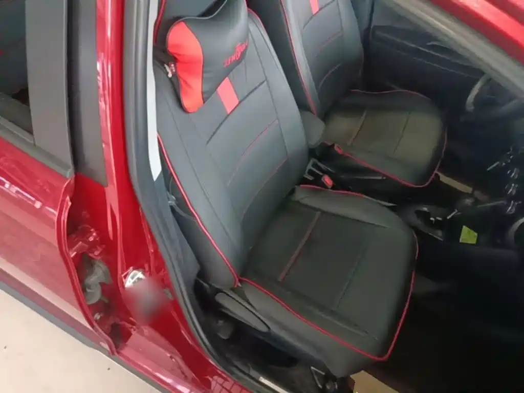 Toyota Yaris L — фото 25