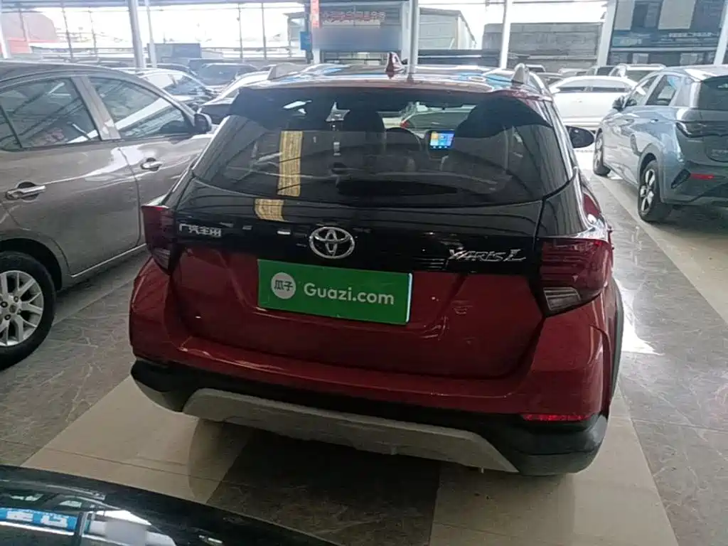 Toyota Yaris L — фото 6