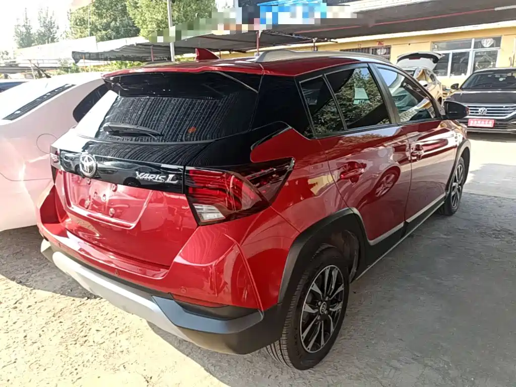 Toyota Yaris L — фото 7