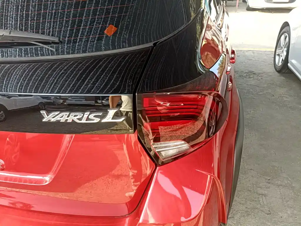 Toyota Yaris L — фото 8