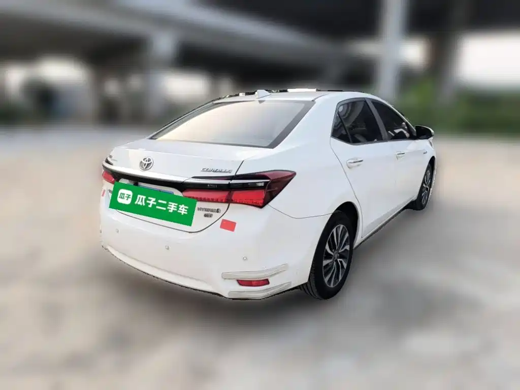 Toyota Corolla — фото 4
