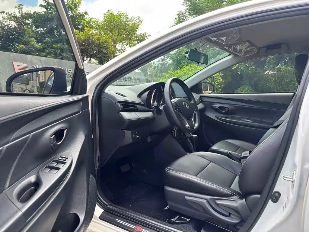 Toyota Vios — фото 4