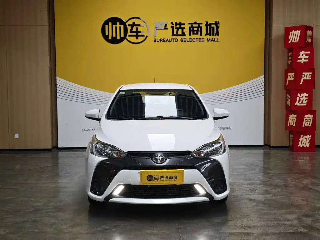 Toyota Yaris L — фото 3