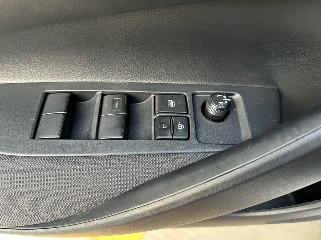 Toyota Corolla — фото 14