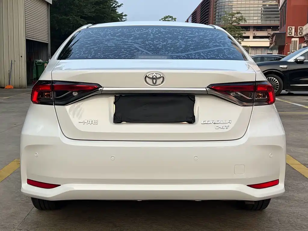 Toyota Corolla — фото 4