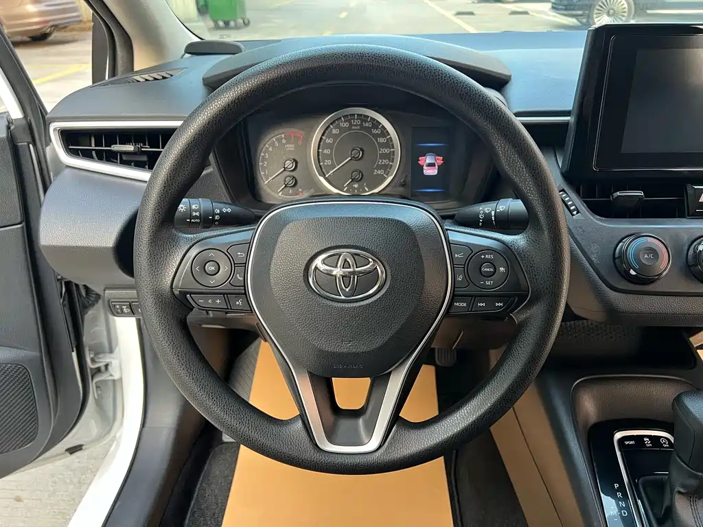 Toyota Corolla — фото 9
