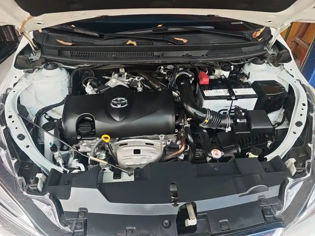 Toyota Yaris L — фото 20