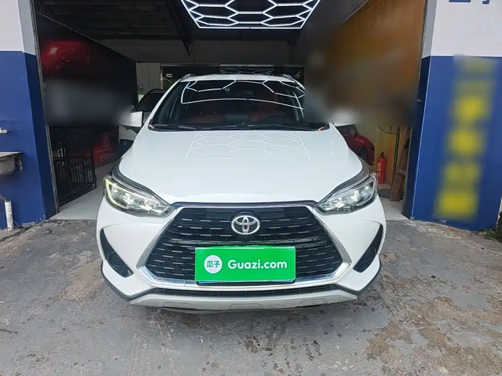 Toyota Yaris L — фото 3
