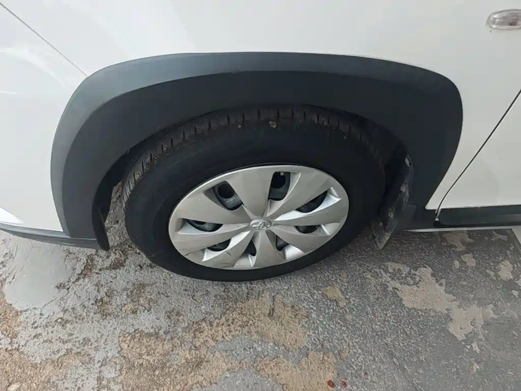 Toyota Yaris L — фото 23