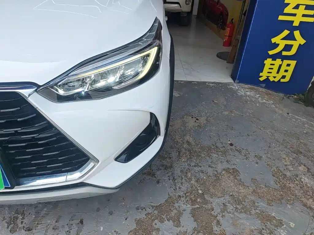 Toyota Yaris L — фото 24