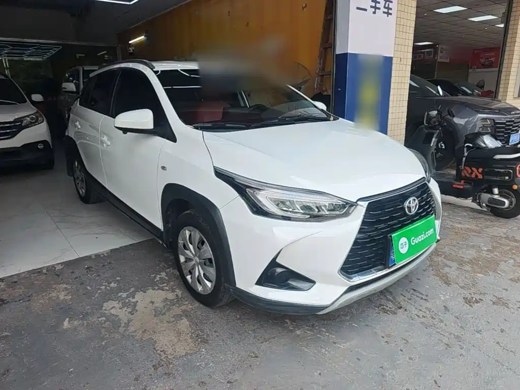 Toyota Yaris L — фото 4