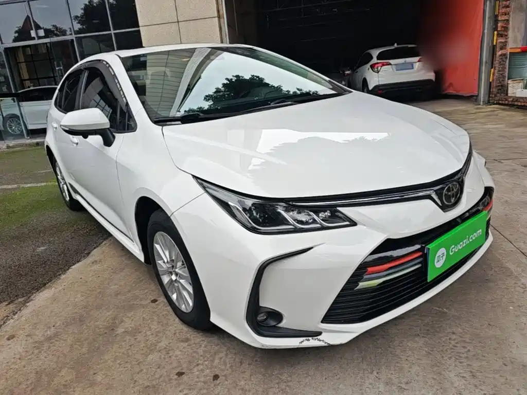Toyota Corolla — фото 4