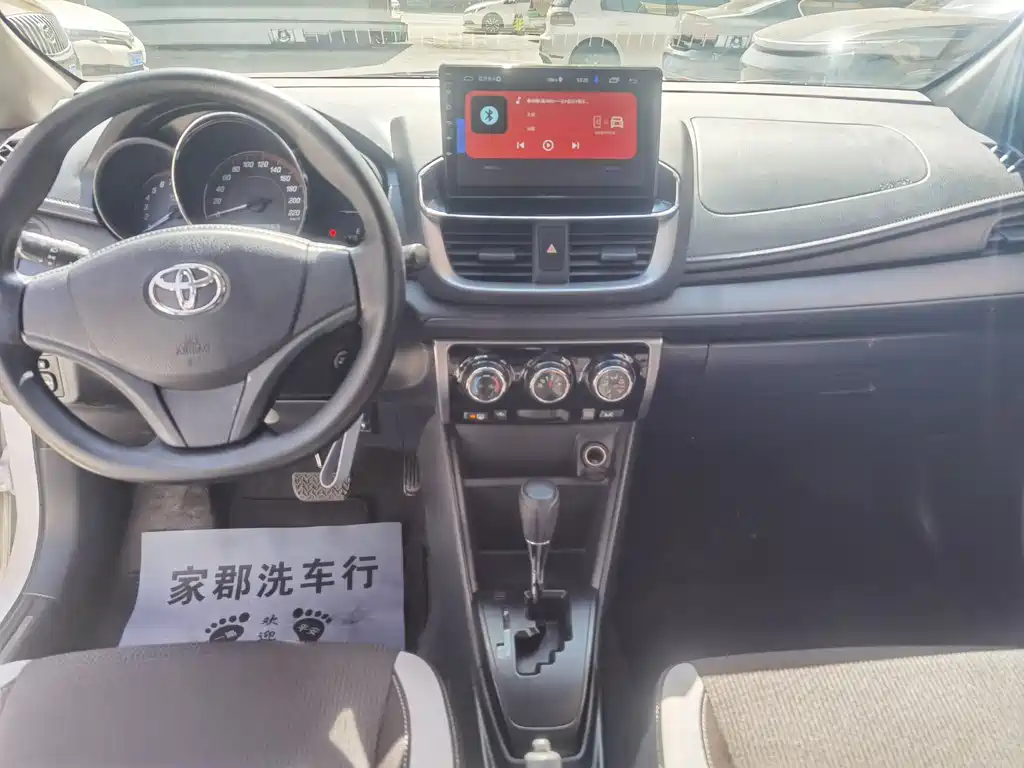 Toyota Yaris L — фото 9