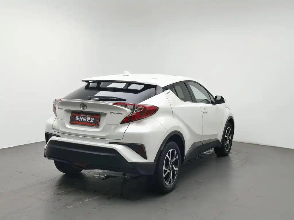 Toyota C-HR — фото 2