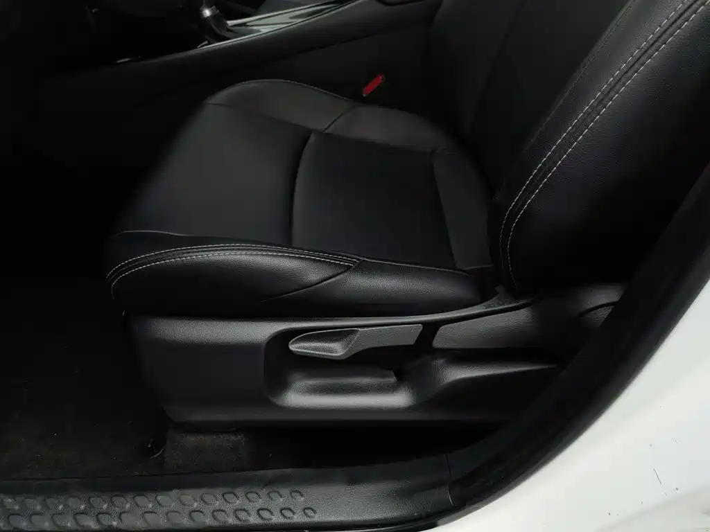 Toyota C-HR — фото 20