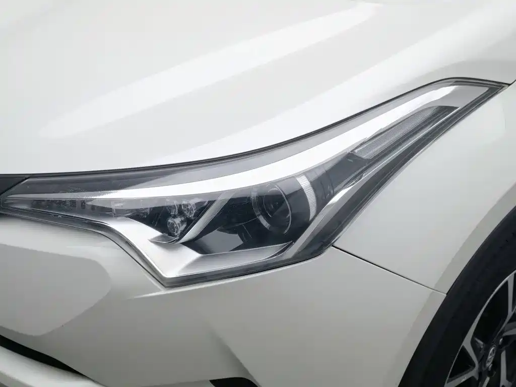 Toyota C-HR — фото 7