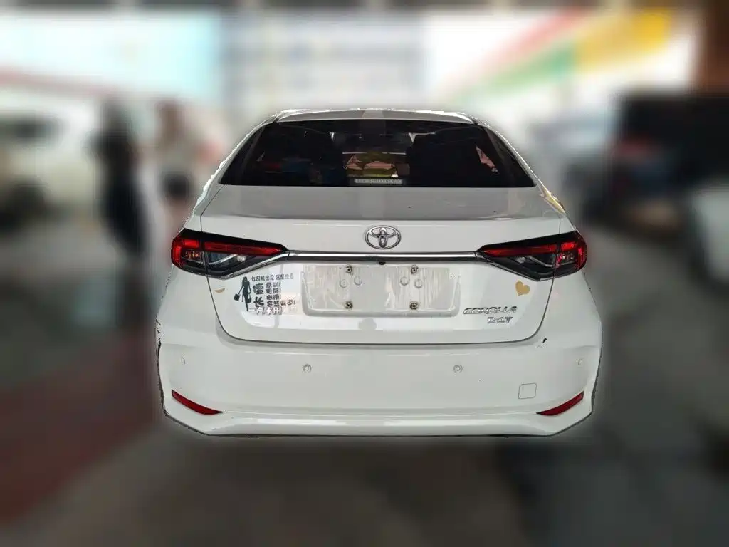 Toyota Corolla — фото 3