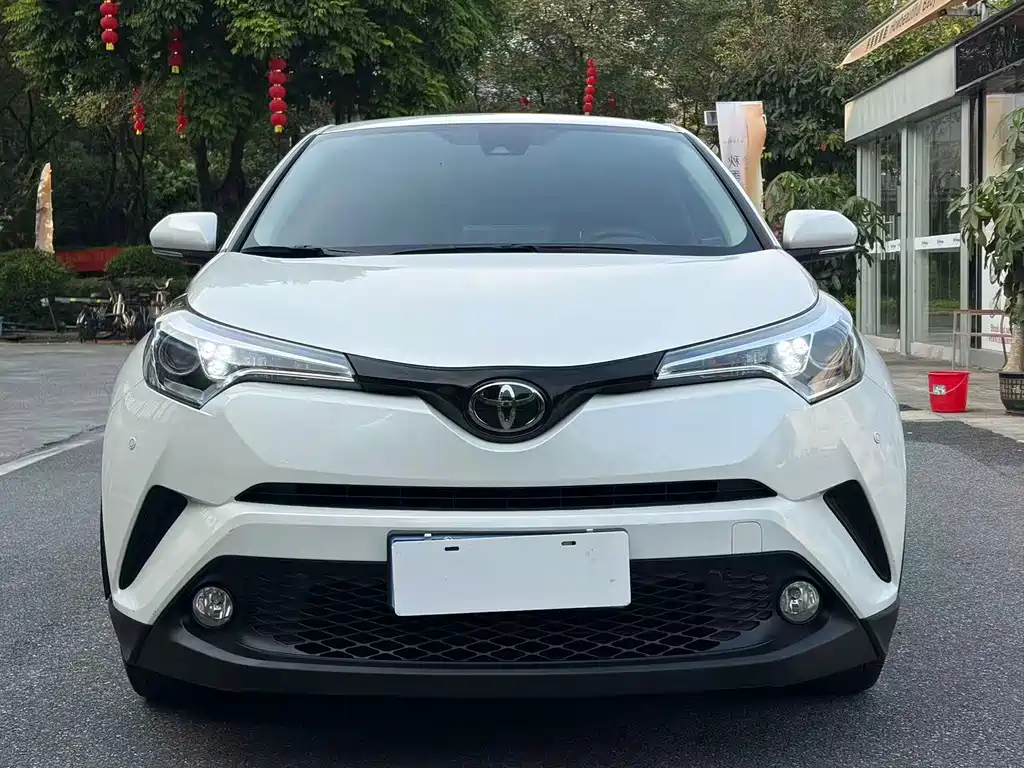 Toyota C-HR — фото 2
