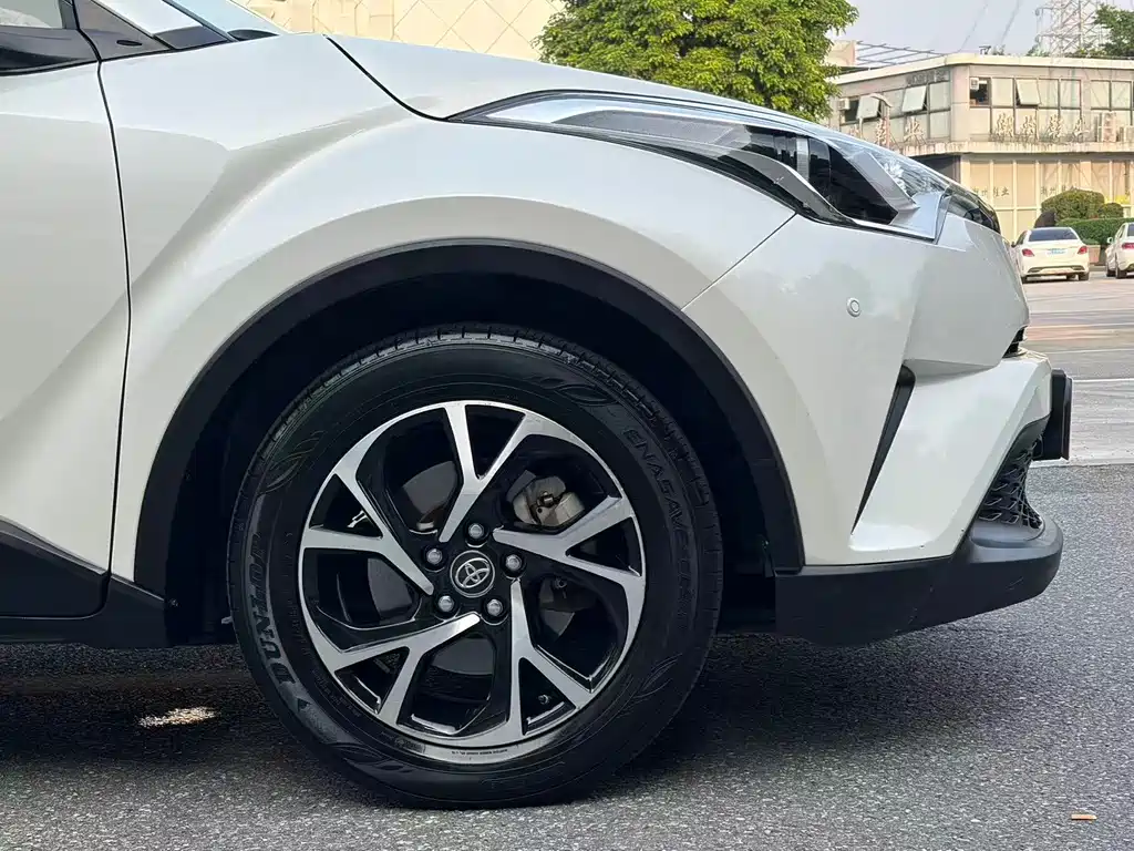 Toyota C-HR — фото 5