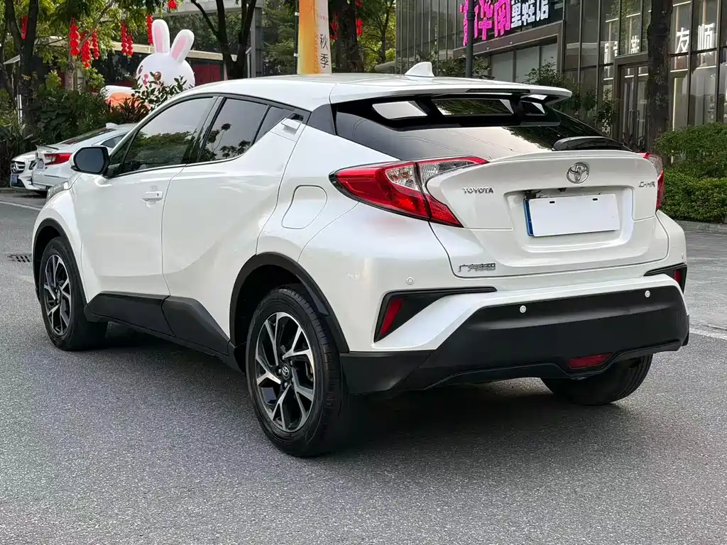 Toyota C-HR — фото 8