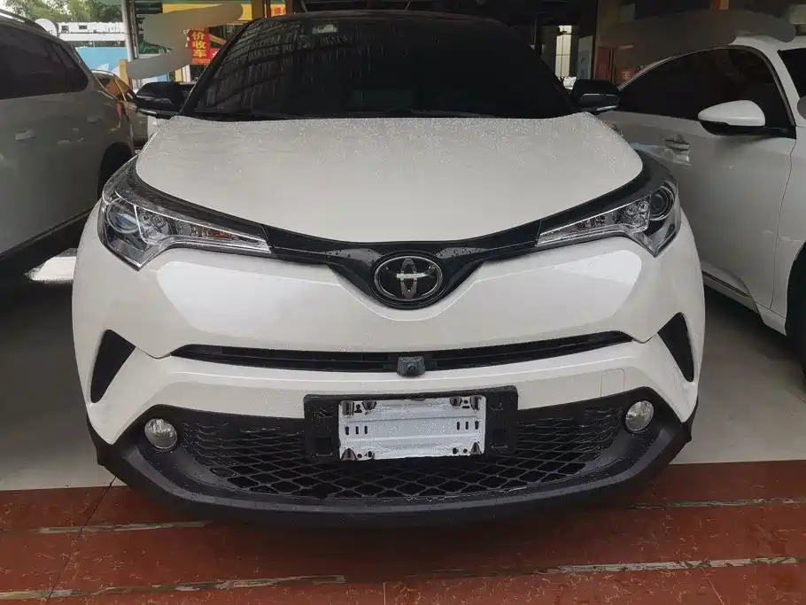Toyota C-HR — фото 2
