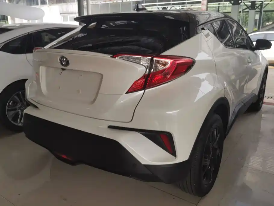 Toyota C-HR — фото 3