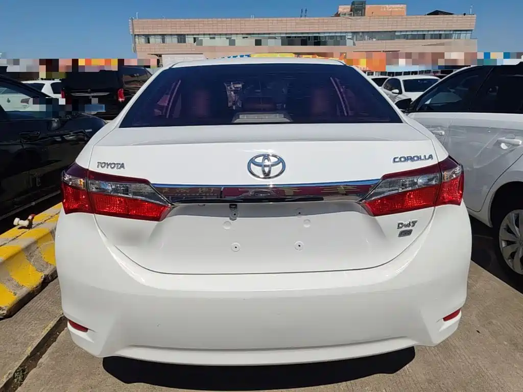 Toyota Corolla — фото 6